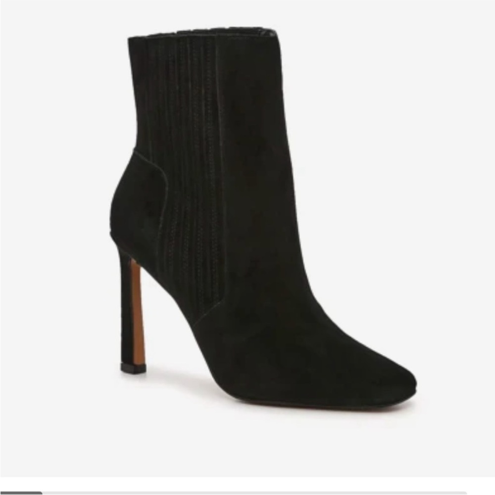 NWT Vince Camuto Talanna Bootie Size 6
